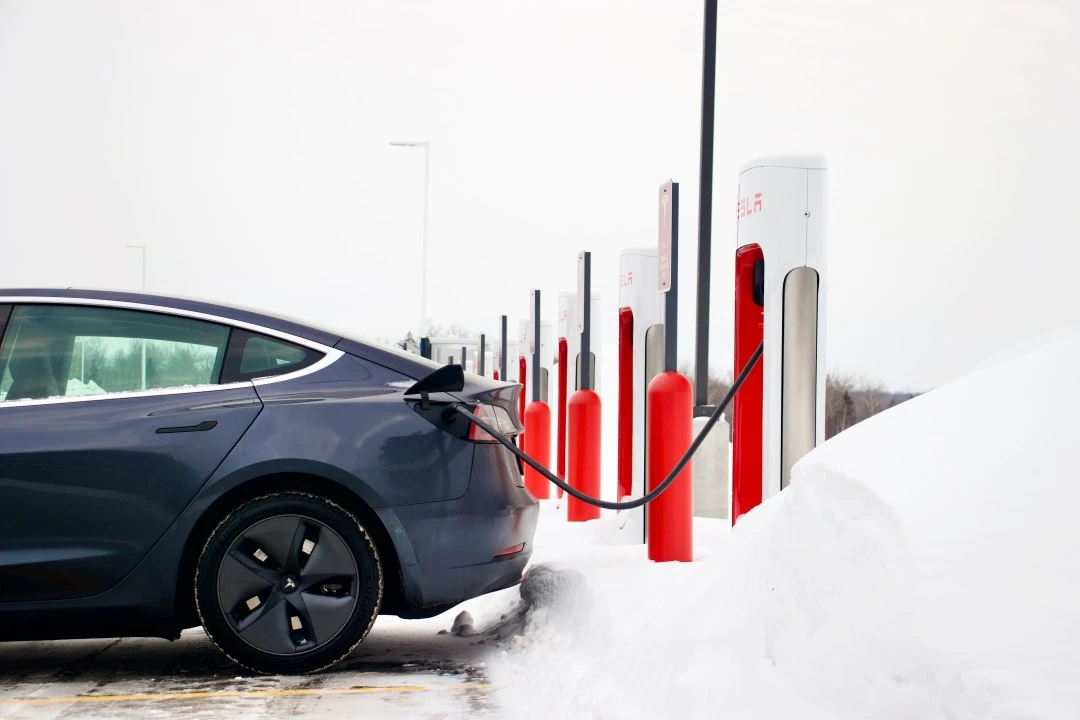 Electric cars during winter Pictures: 1