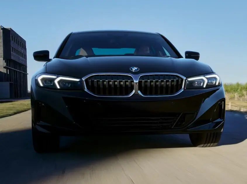 2024 BMW 3-Series 330e Plug-In Hybrid : exterior front